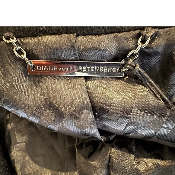 Diane von Furstenberg Wool Blend Wrap Coat Size 6 - Picture 9 of 9